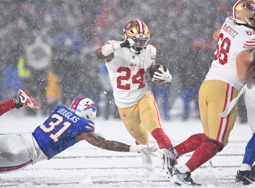 © Mark Konezny-Imagn Images | Jordan Mason Signs with the San Francisco 49ers