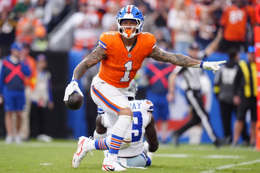 © Ron Chenoy-Imagn Images tight end