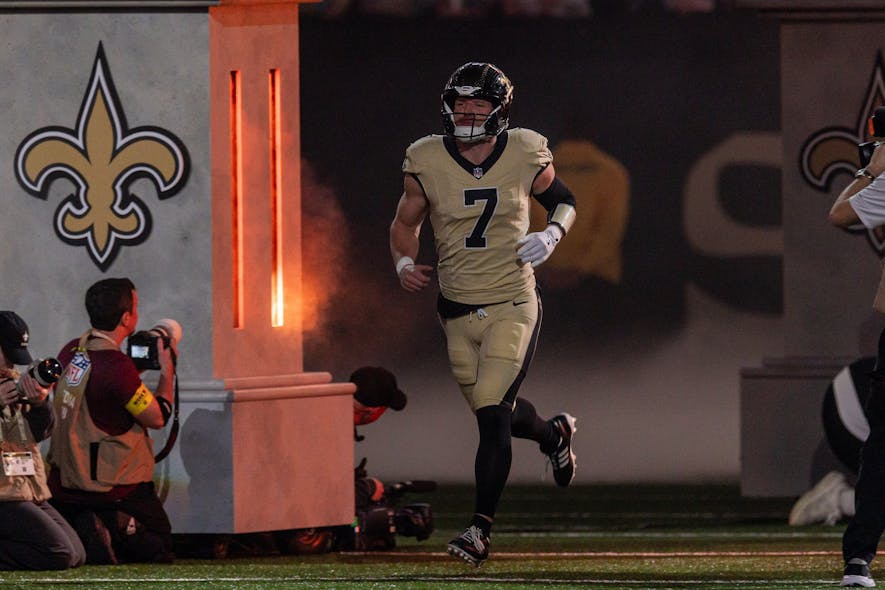 &copy; Stephen Lew-Imagn Images tight end