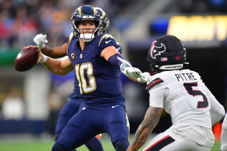 &copy; Gary A. Vasquez-Imagn Images odds